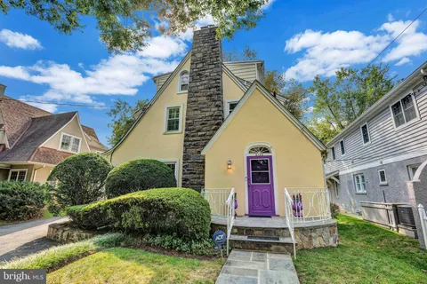 $1,425,000 | 5120 Wilson Lane, Bethesda, MD 20814