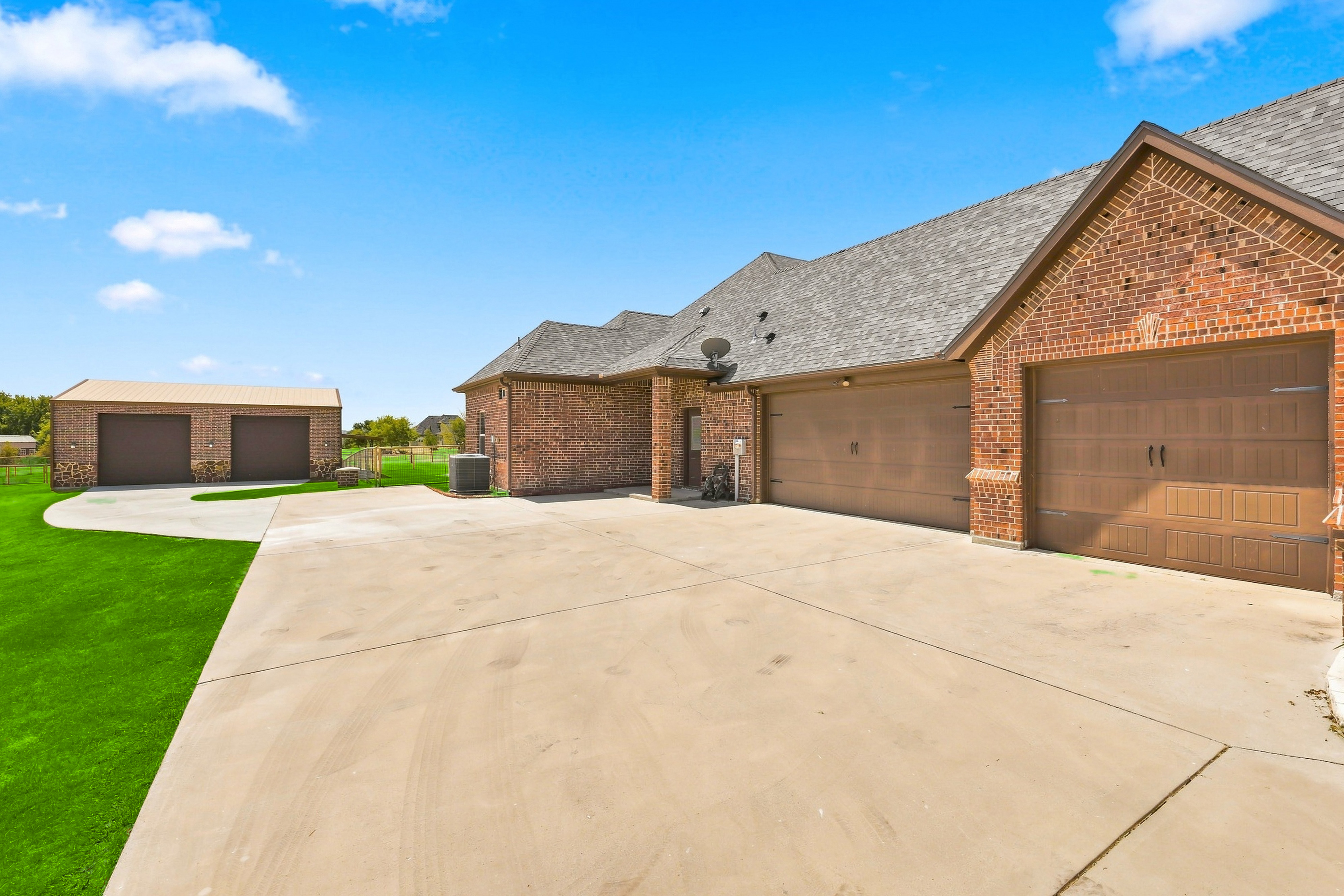 420 Hartley Way Azle, TX 76020 - Photo 58 of 68 Gallery Image 58