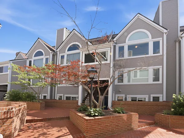 $560,000 | 5548 Langston Blvd., Unit 43E, Arlington, VA 22207