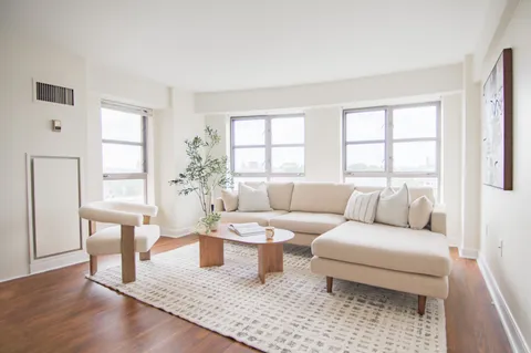 $779,000 | 931 Massachusetts Avenue, Unit 902, Cambridge, MA 02139