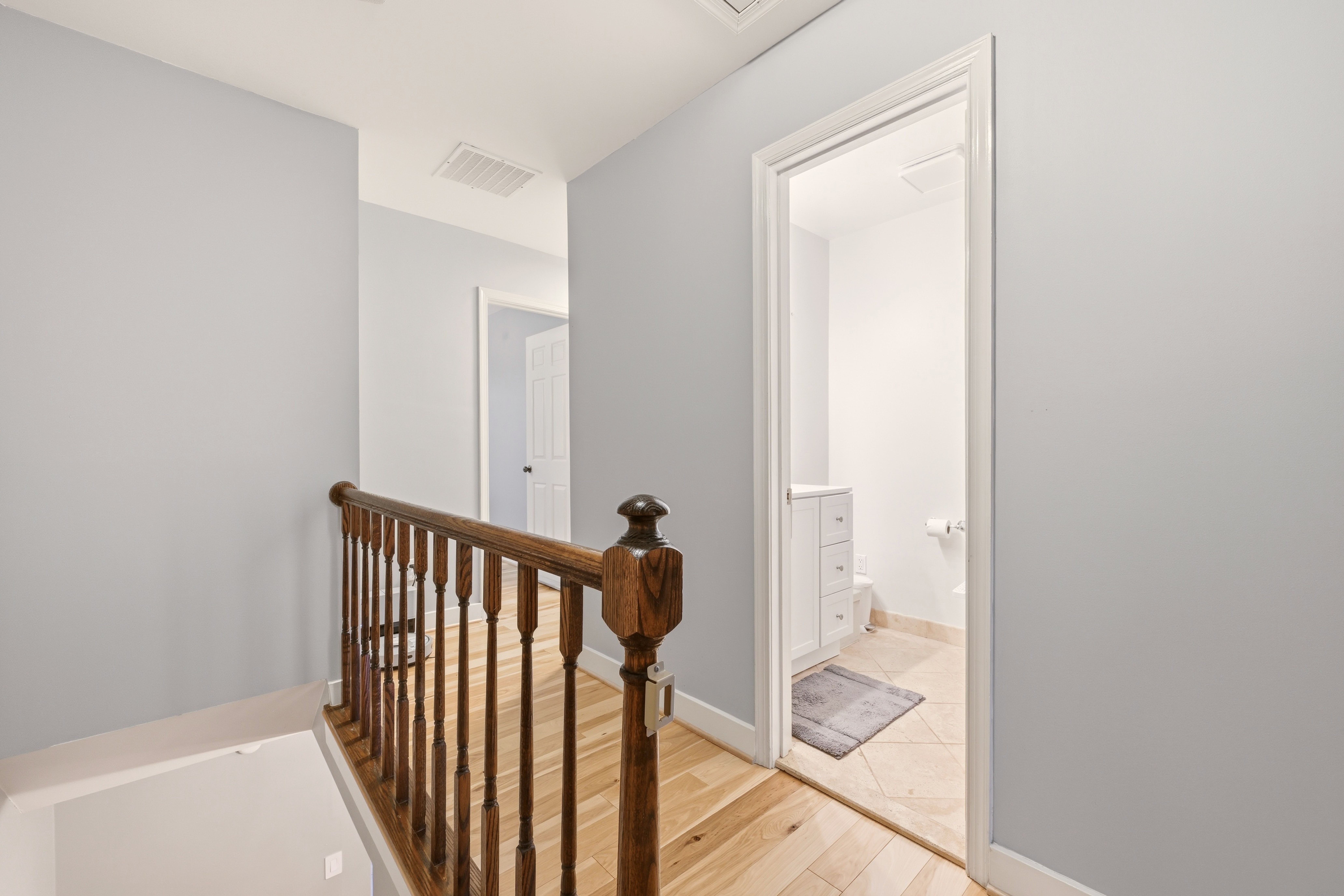 1111 Fairview Court Silver Spring, MD 20910 - Photo 13 of 38