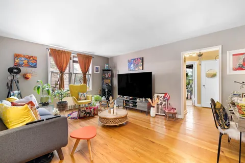 $250,000 | 5635 Netherland Avenue, Unit 1G | North Riverdale