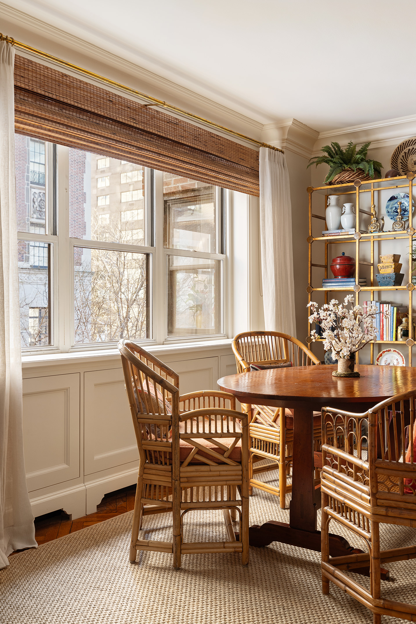 710 Park Avenue, Unit 4D Manhattan, NY 10021 - Photo 4 of 13 a balcony with furniture and a potted plant