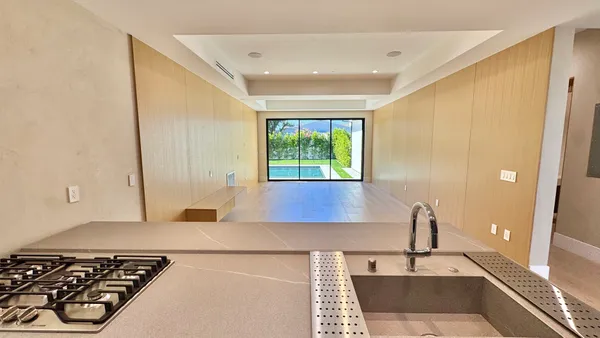 $7,995 | Yarmouth Avenue, Encino, CA 91316