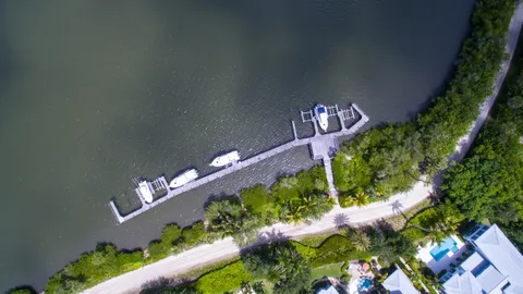 $2,400,000 | 121 Palm Island Lane, Vero Beach, FL 32963