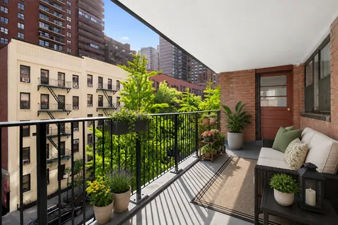 $1,050,000 | 235 East 87th Street, Unit 4K | Upper East Side