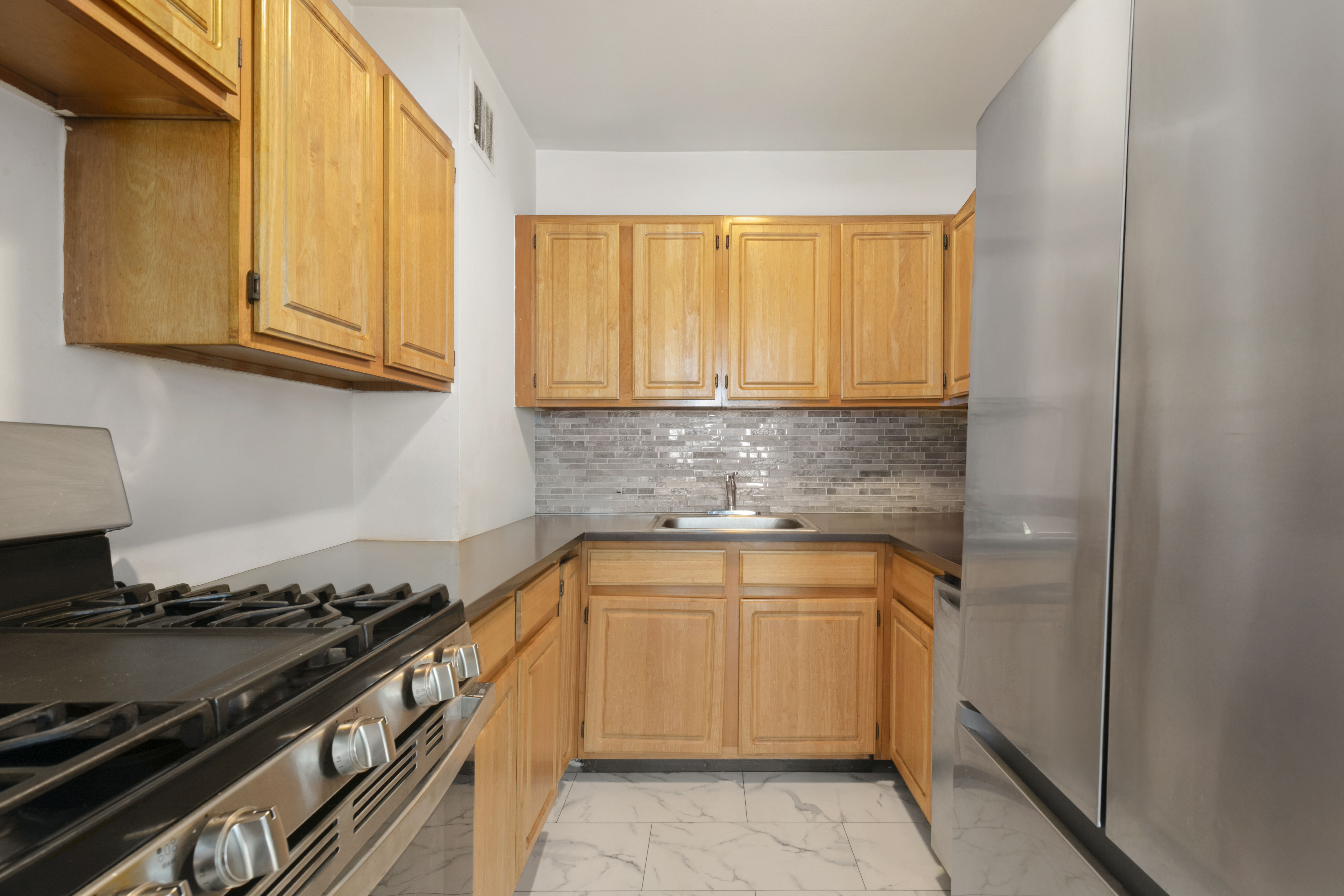 2044 Madison Avenue Manhattan, NY 10035 - Photo 3 of 24