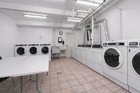 $379,000 | 303 East 37th Street, Unit 3B | Murray Hill