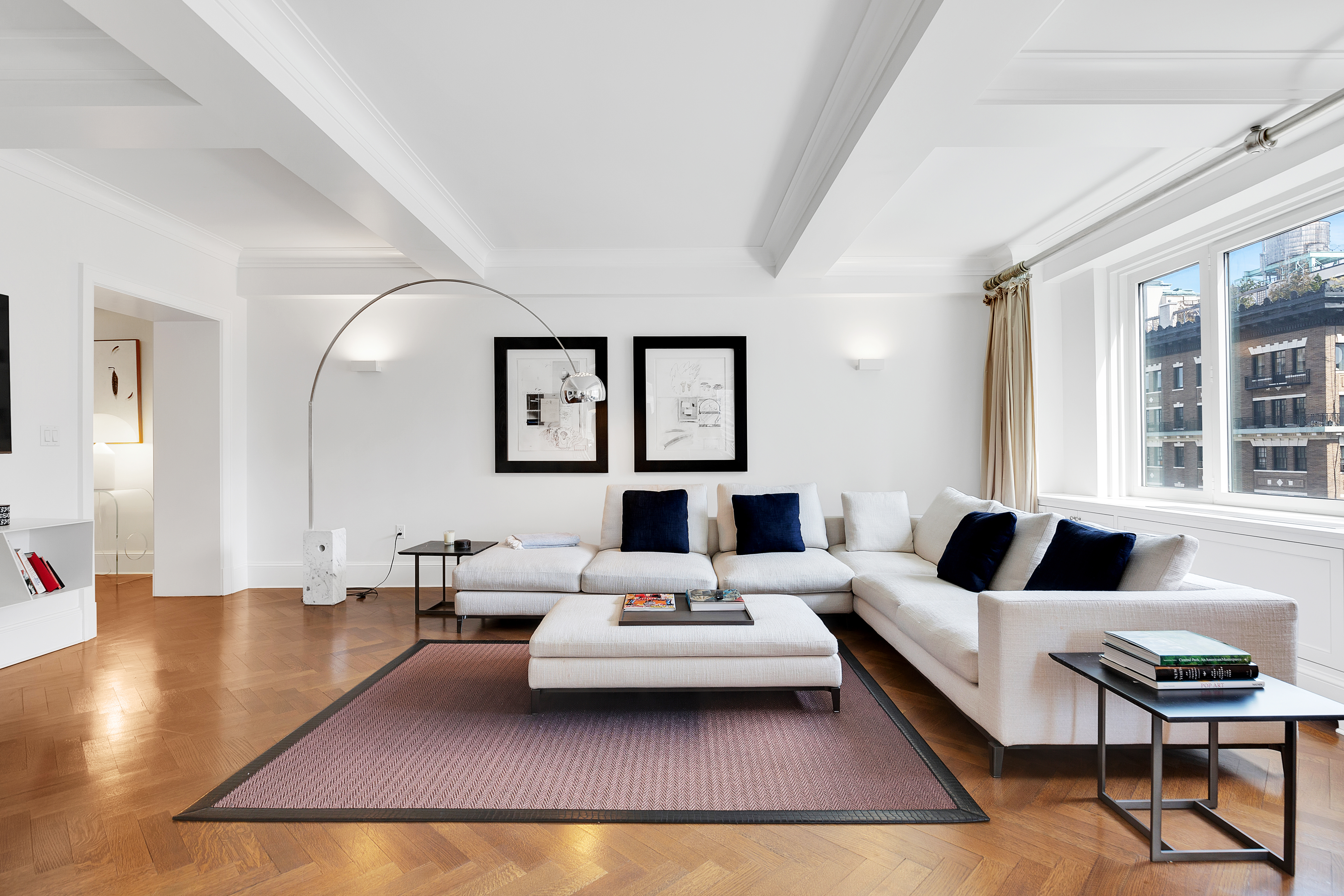 530 Park Avenue, Unit 17A Manhattan, NY 10065 - Photo 2 of 22 Gallery Image 2