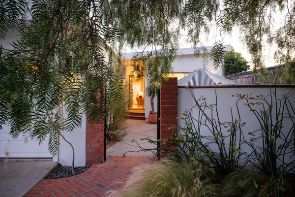 $2,475,000 | 275 Cecil Place, Costa Mesa, CA 92627