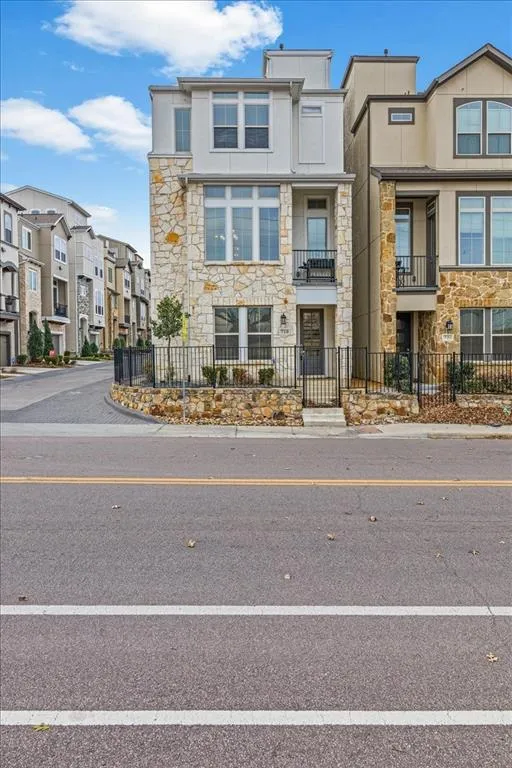 $634,900 | 710 High Garden Place, Dallas, TX 75208