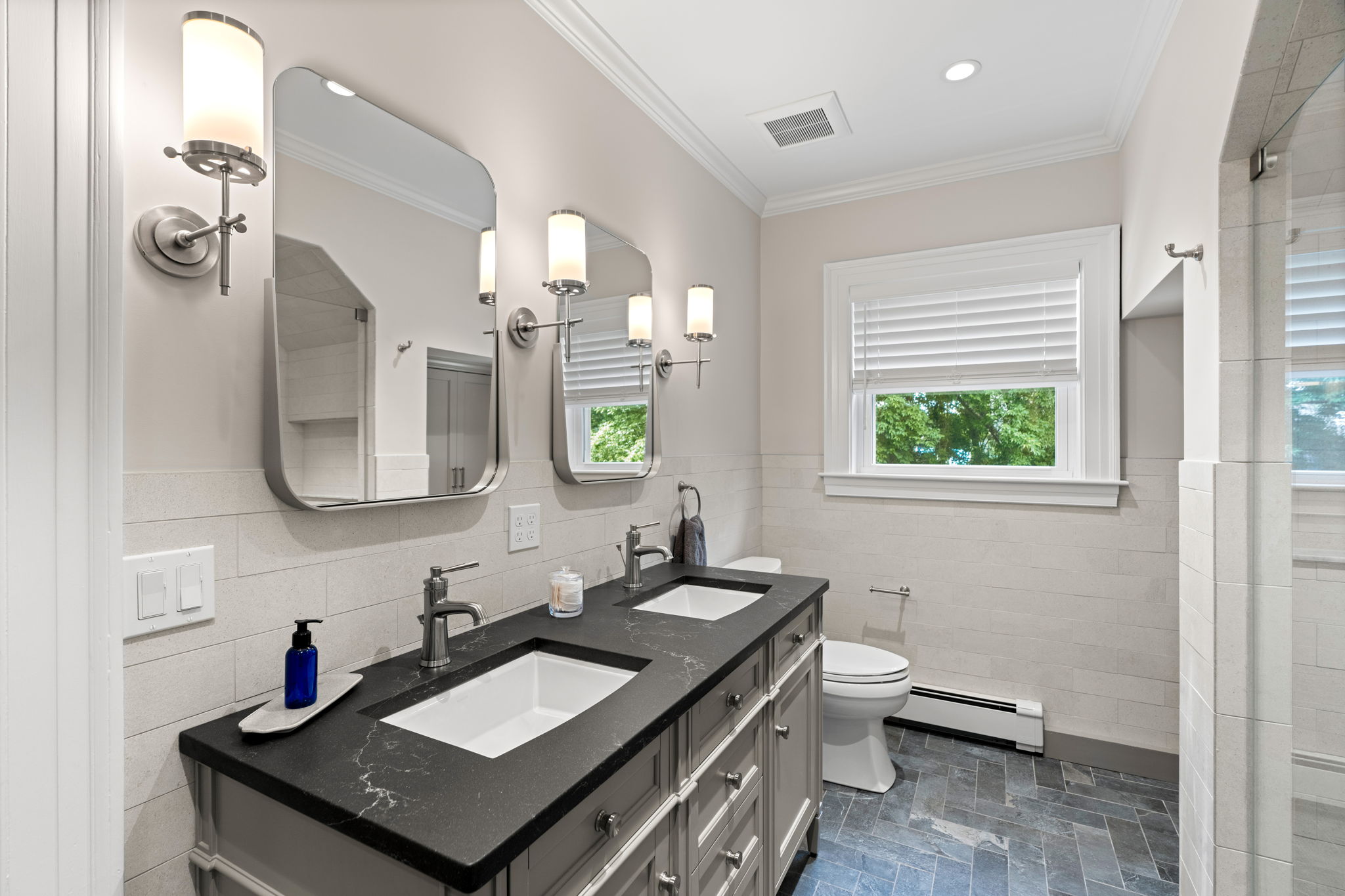 64 Woburn Street Reading, MA 01867 - Photo 36 of 56