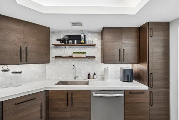 $1,100,000 | 1000 Lowry Street, Unit 5D, Delray Beach, FL 33483