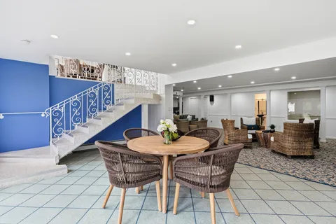 $2,400,000 | 6 Lynbrook Road, Southborough, MA 01772