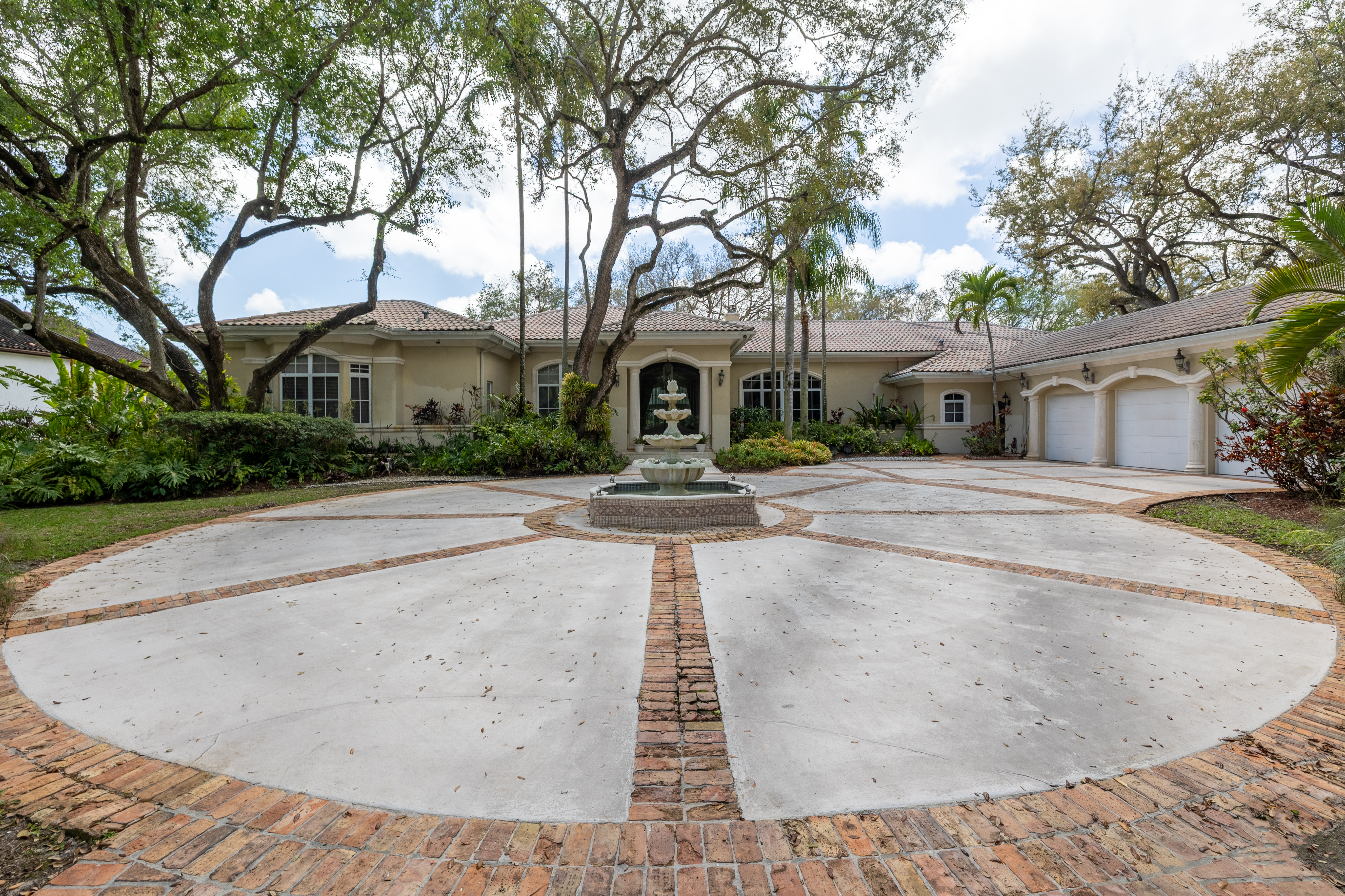 8430 Southwest 98th Street Miami, FL 33156 - Photo 5 of 34