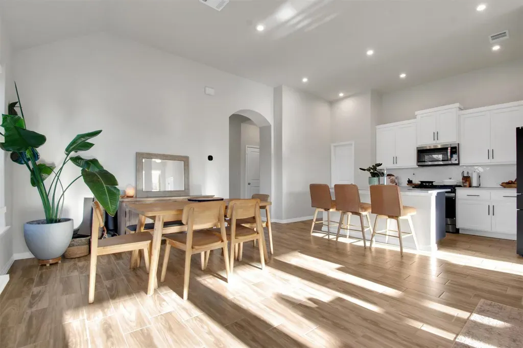 $2,800 | 104 Pin Cherry Pass, San Marcos, TX 78666