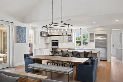 $1,399,000 | 22 Autumn Oaks Drive, Austin, TX 78738