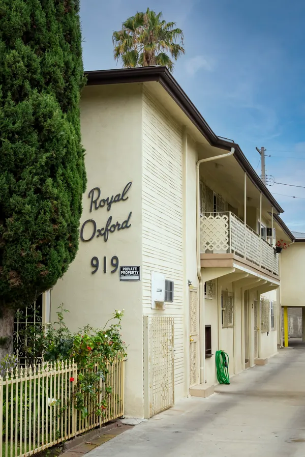 $1,495,000 | 919 North Oxford Avenue, Los Angeles, CA 90029