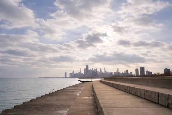 $1,200,000 | 457 West Fullerton Parkway, Unit 2W, Chicago, IL 60614