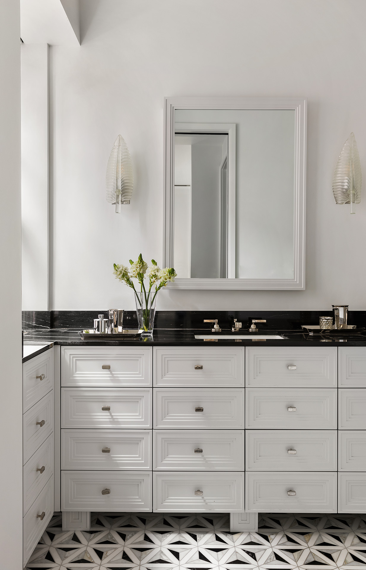 535 Park Avenue, Unit 8AB Manhattan, NY 10065 - Photo 17 of 27 Gallery Image 17