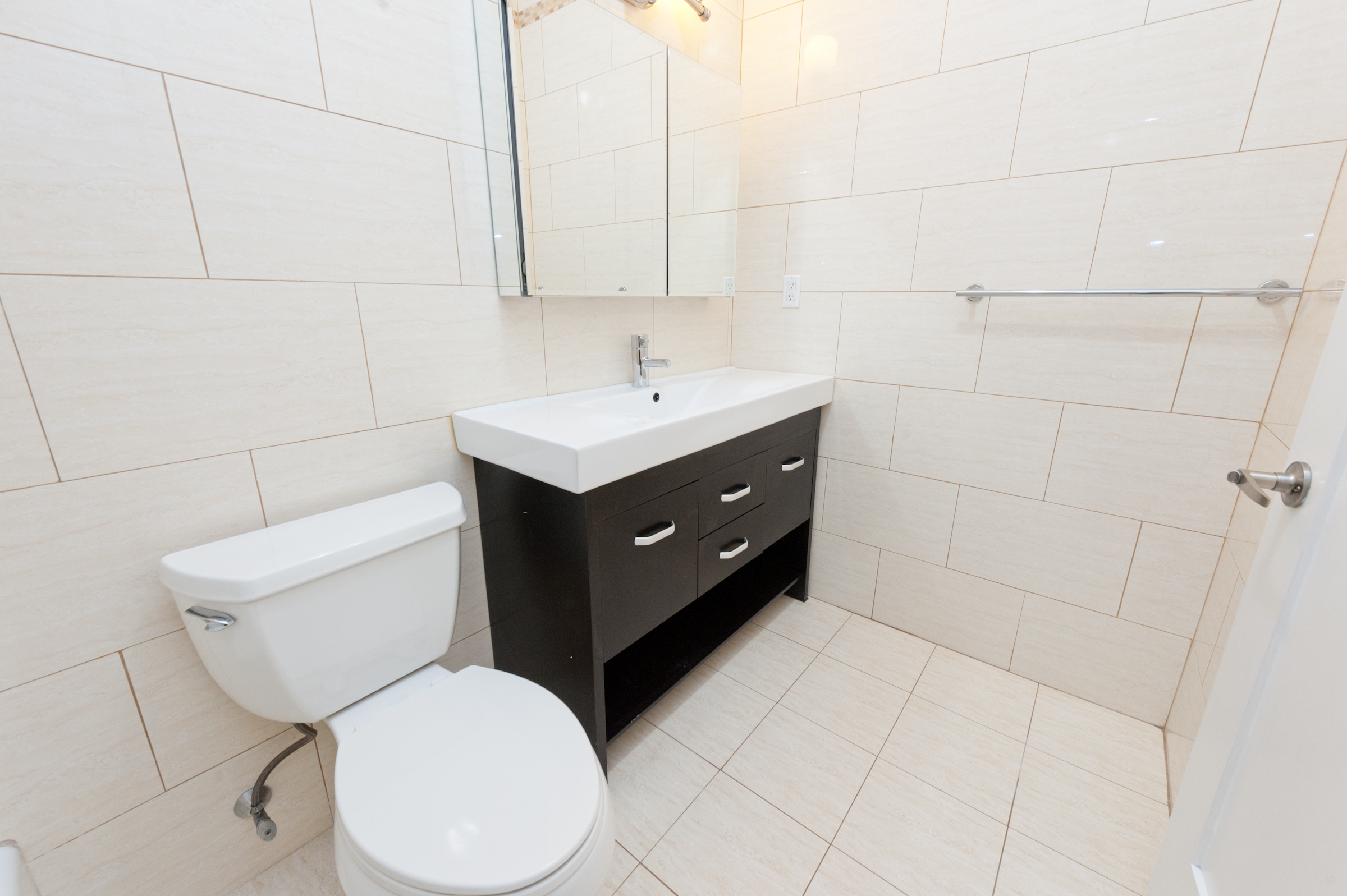 25-27 18th Street, Unit 4C Queens, NY 11102 - Photo 7 of 8