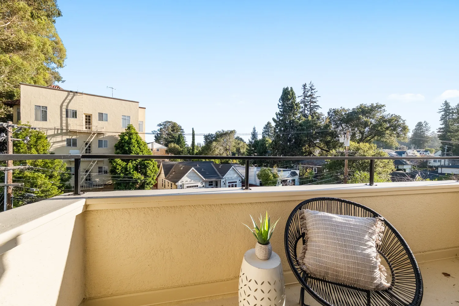 $895,000 | 1500 Willow Avenue, Unit 301, Burlingame, CA 94010