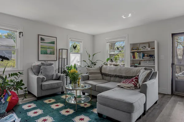 $1,200,000 | 34 East Walnut Street, Alexandria, VA 22301