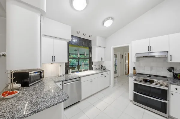 $759,000 | 18546 Lake Bend Drive, Jupiter, FL 33458