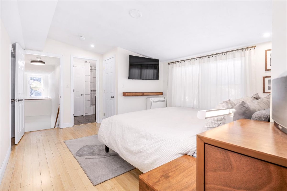 76 Fuller Road Weymouth, MA 02191 - Photo 12 of 26