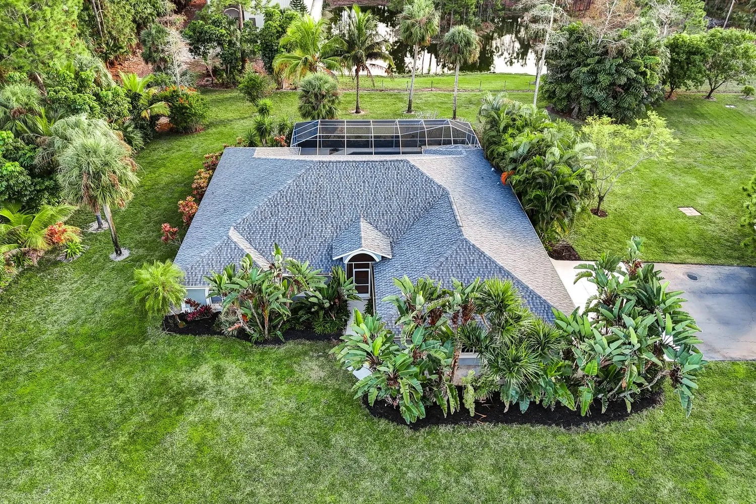 $1,585,000 | 3332 White Boulevard, Naples, FL 34117