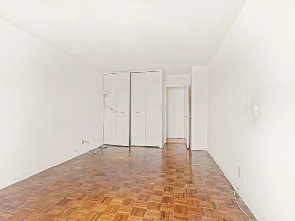 $214,999 | 555 Kappock Street, Unit 11J | Spuyten Duyvil