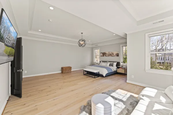 $2,550,000 | 8621 McHenry Street, Vienna, VA 22180