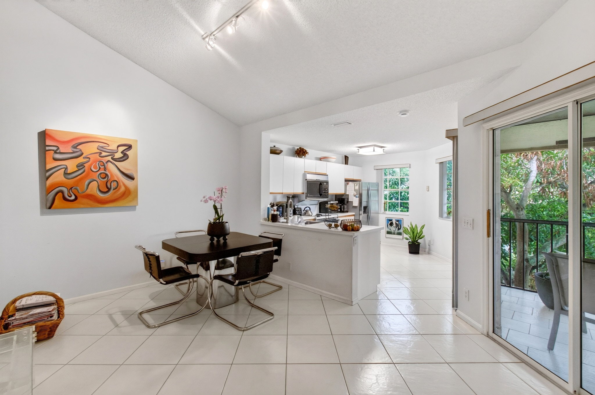 6737 Via Regina Boca Raton, FL 33433 - Photo 4 of 14 Gallery Image 4