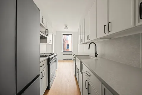$635,000 | 960 Sterling Place, Unit 4N | Crown Heights