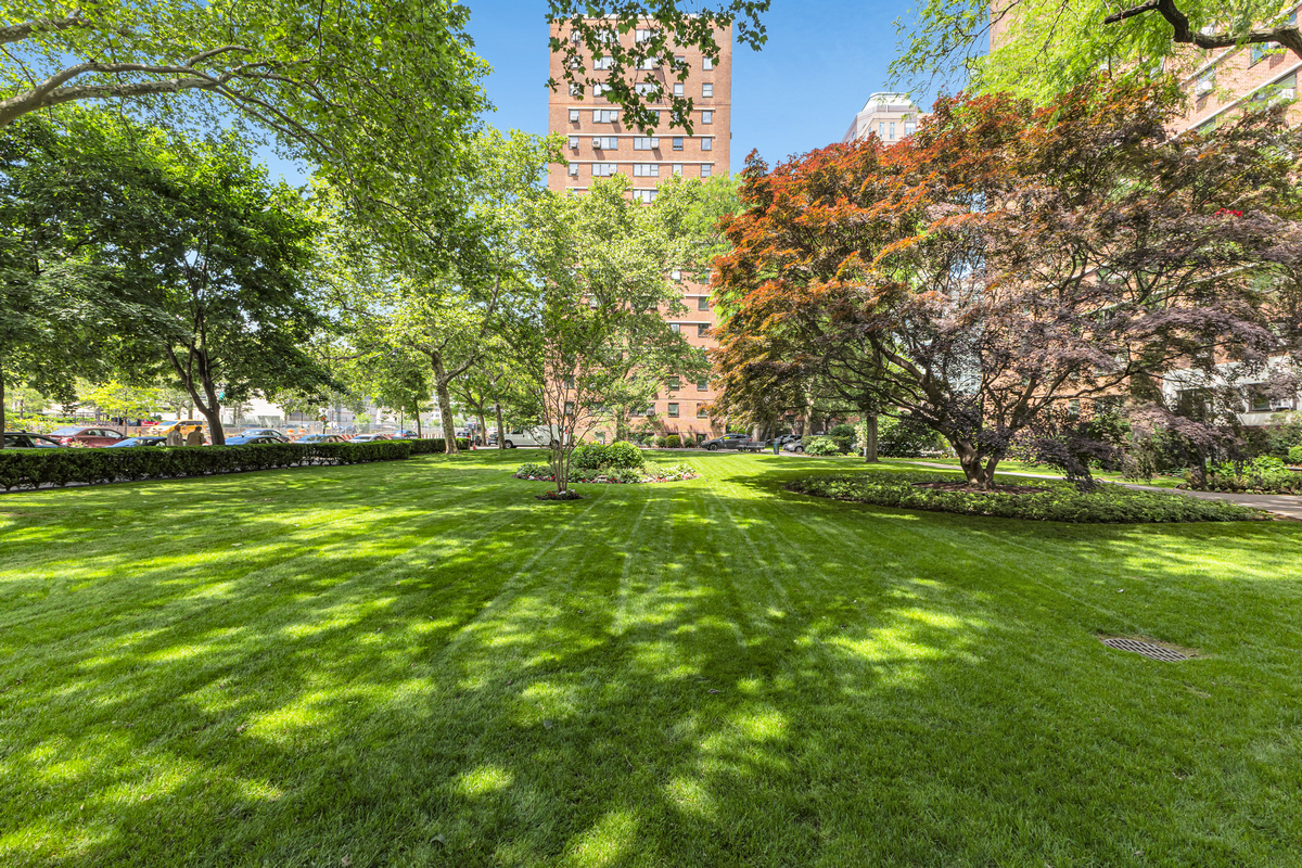 235 Adams Street, Unit 11DE Brooklyn, NY 11201 - Photo 16 of 19