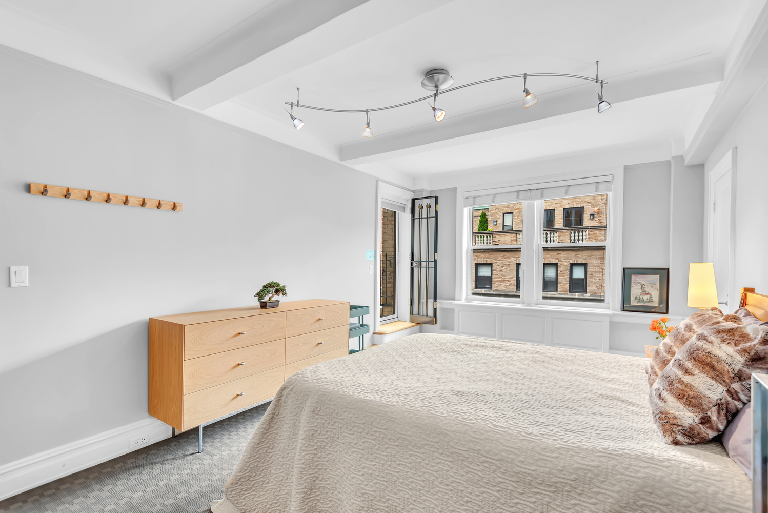 21 East 90th Street, Unit 14AB Manhattan, NY 10128 - Photo 9 of 19