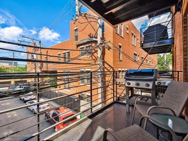 $369,000 | 1344 West Madison Street, Unit 201, Chicago, IL 60607