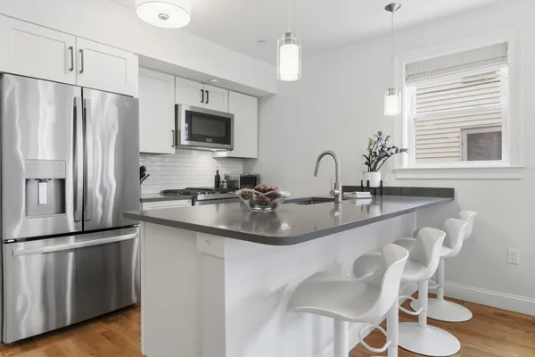 $1,350,000 | 82 Howard Street, Unit 1, Cambridge, MA 02139