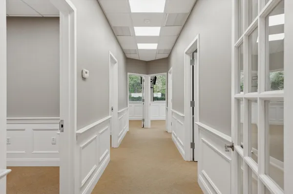 a view of entryway with livingroom
