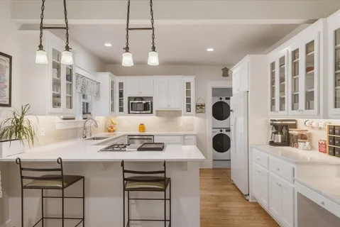 $1,250,000 | 2002 Ashwood Avenue, Nashville, TN 37212