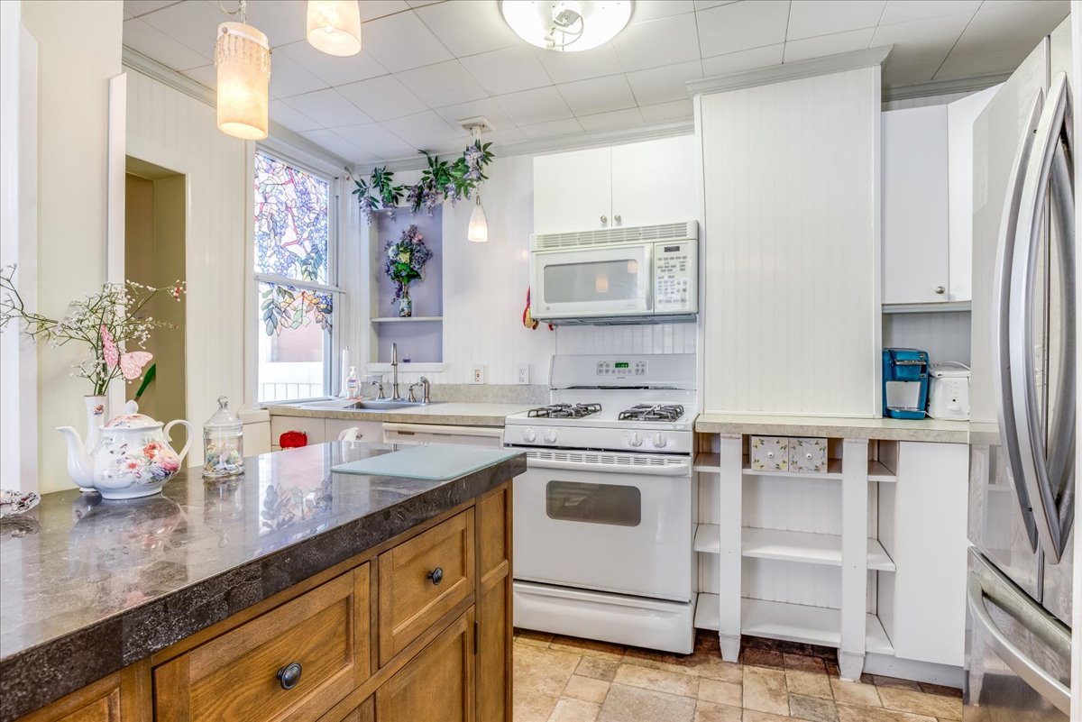 97-05 Albert Road Queens, NY 11417 - Photo 12 of 31