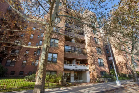 $498,000 | 100 Ocean Parkway, Unit 3G | Windsor Terrace
