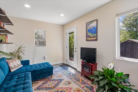 $565,000 | 905 Robin Road, Silver Spring, MD 20901