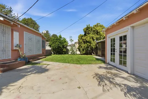 $899,999 | 3810 Olmsted Avenue, Los Angeles, CA 90008