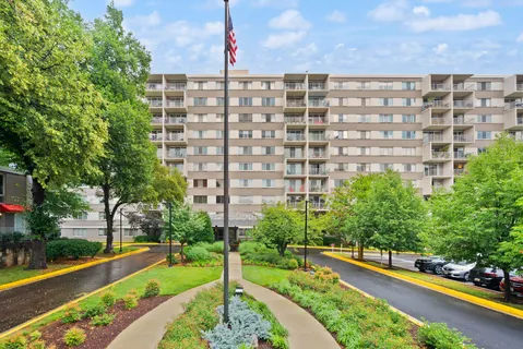 $297,000 | 4977 Battery Lane, Unit 1711, Bethesda, MD 20814