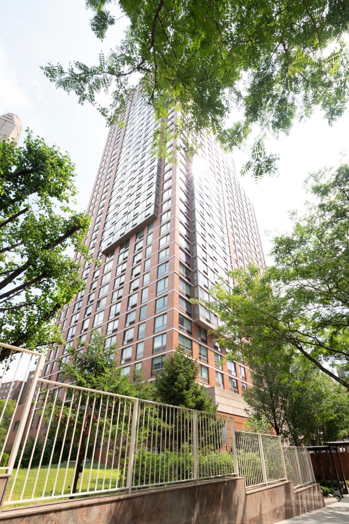 215-217 East 96th Street, Unit 25B Manhattan, NY 10128 - Photo 17 of 19