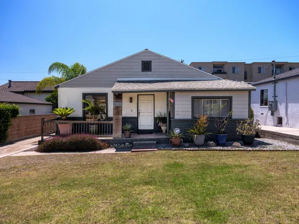 $1,299,000 | 7380 West 85th Street, Los Angeles, CA 90045