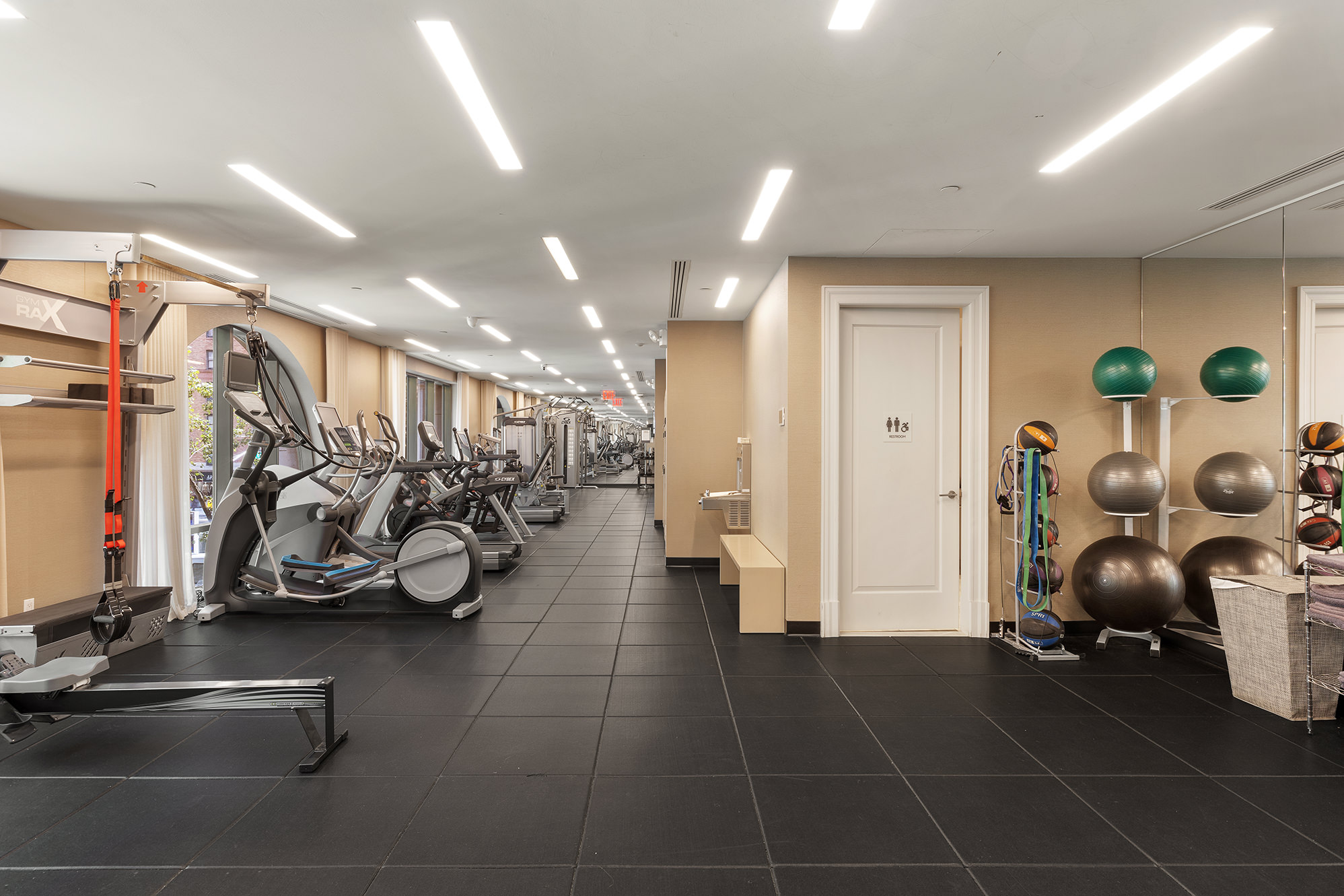 188 East 78th Street, Unit 23B Manhattan, NY 10075 - Photo 20 of 25