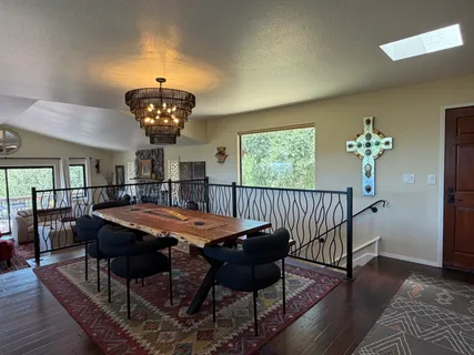 $1,250,000 | 275 Kerry Lane, Cloverdale, CA 95425