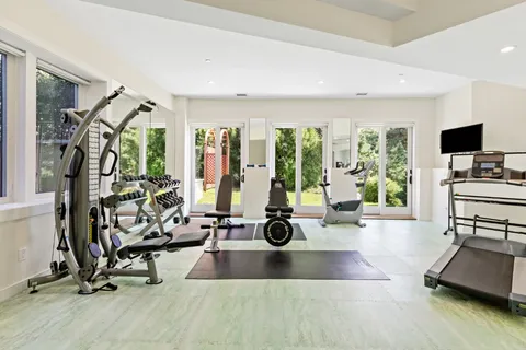 $3,199,000 | 89 Old Canoe Place Road, Hampton Bays, NY 11946